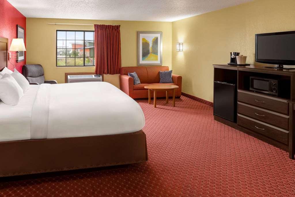 Baymont By Wyndham Cedar Rapids Hotel Kamer foto