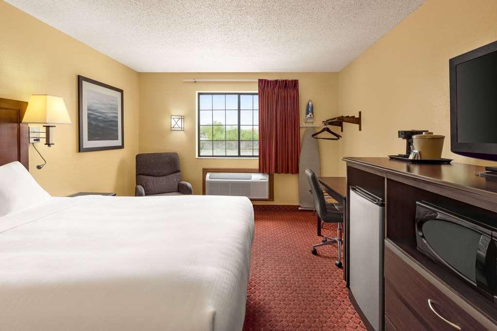 Baymont By Wyndham Cedar Rapids Hotel Kamer foto